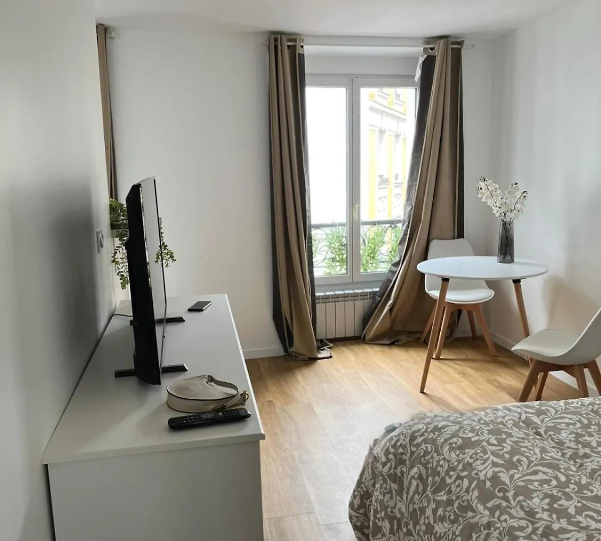 Bright Studio Near The Marais Apartment Paris